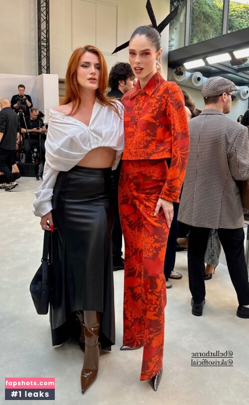 Bella Thorne gallery photo #2057