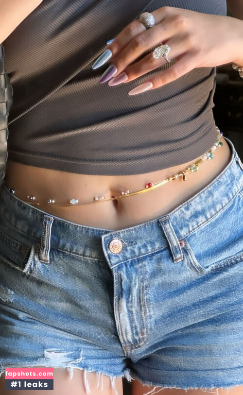 Bella Thorne gallery photo #2109