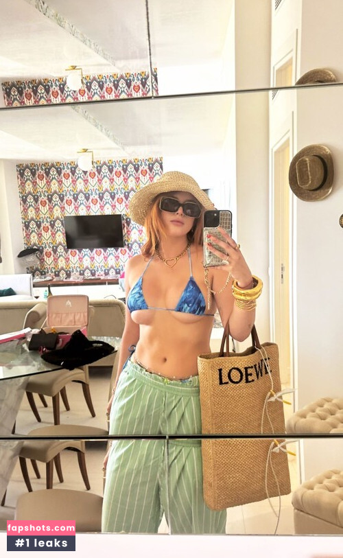Bella Thorne gallery photo #2165