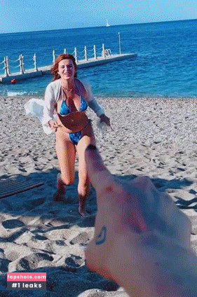 Bella Thorne gallery photo #2168