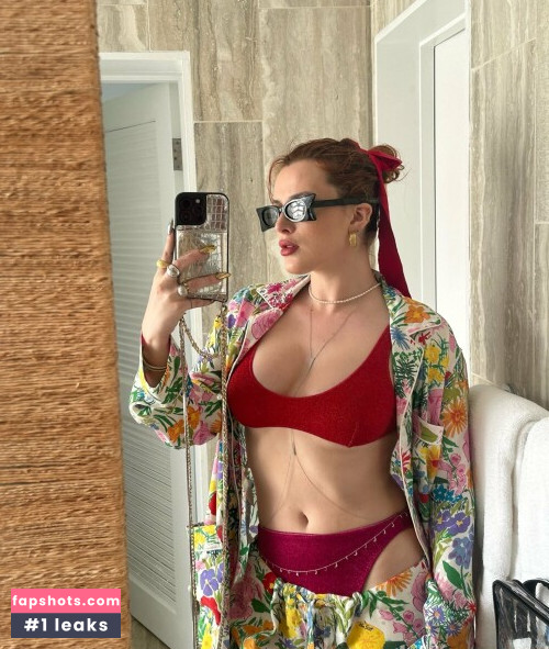 Bella Thorne gallery photo #2170