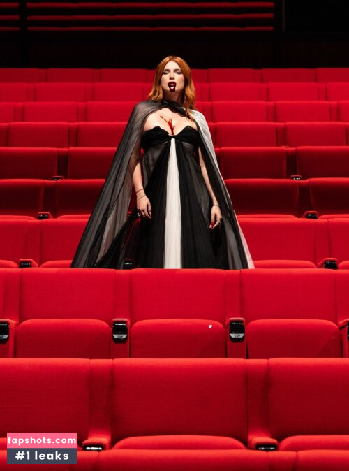 Bella Thorne gallery photo #2177