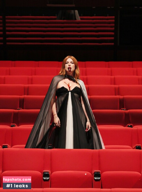 Bella Thorne gallery photo #2182