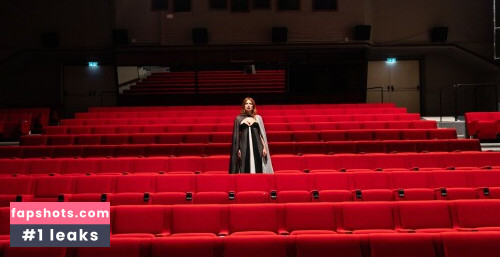 Bella Thorne gallery photo #2186