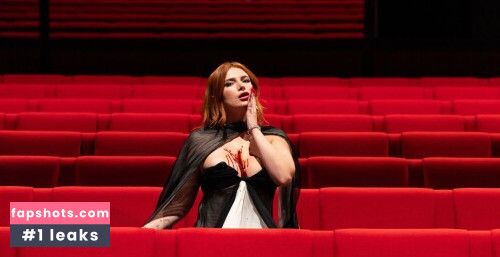 Bella Thorne gallery photo #2191