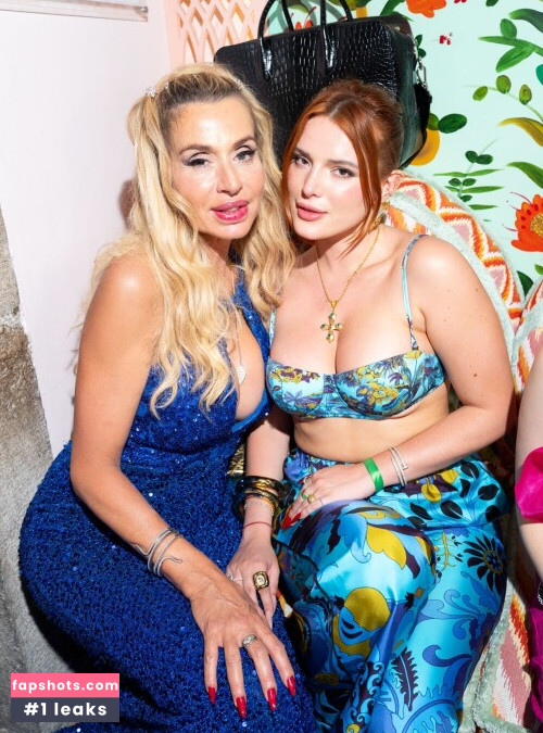 Bella Thorne gallery photo #2202