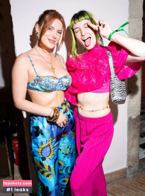 Bella Thorne gallery photo #2204