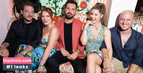 Bella Thorne gallery photo #2206