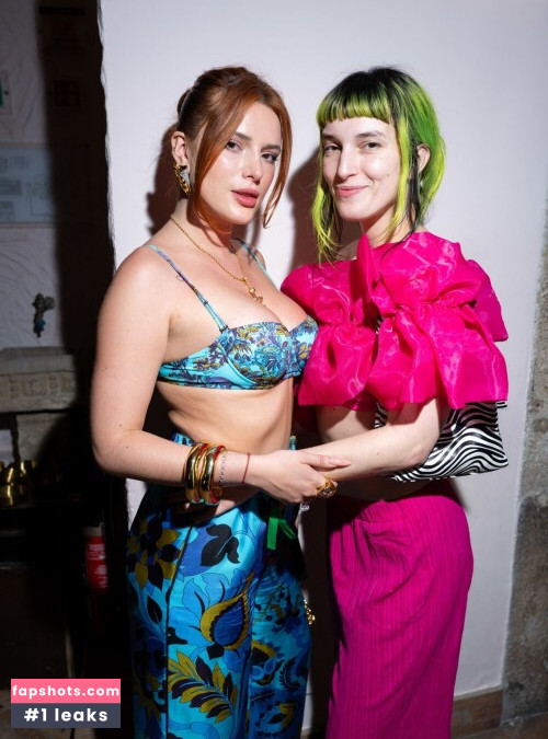 Bella Thorne gallery photo #2207