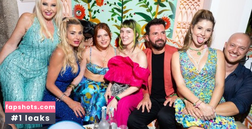 Bella Thorne gallery photo #2209