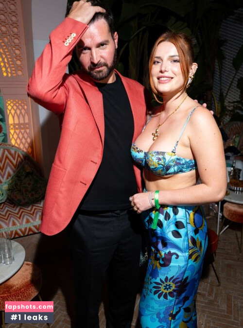 Bella Thorne gallery photo #2210