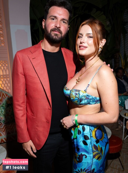 Bella Thorne gallery photo #2211