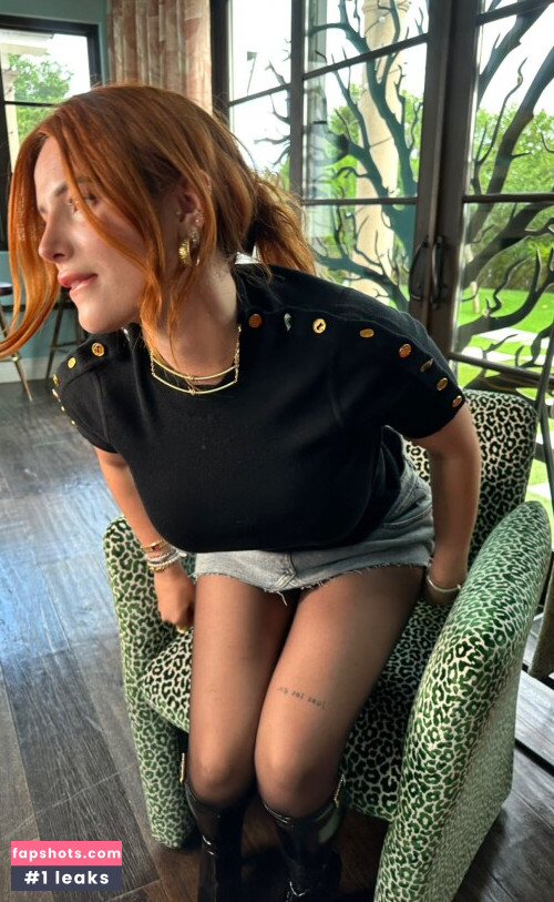 Bella Thorne gallery photo #2266
