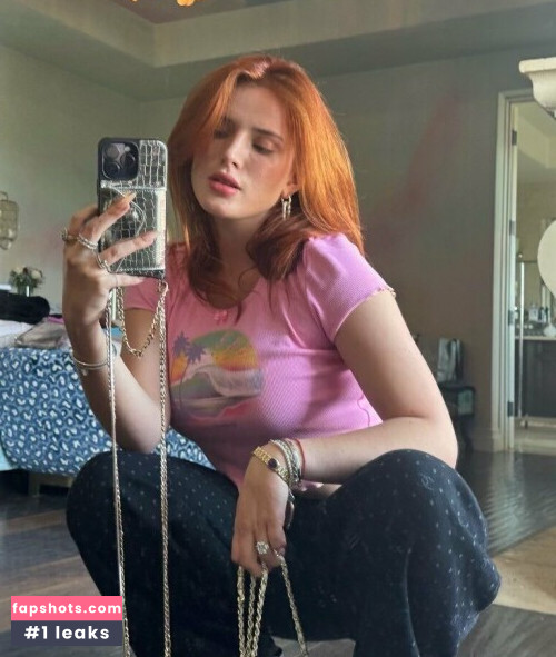 Bella Thorne gallery photo #2278