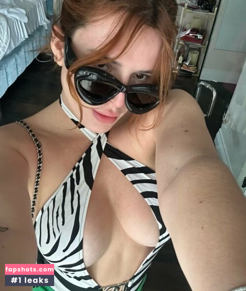 Bella Thorne gallery photo #2307