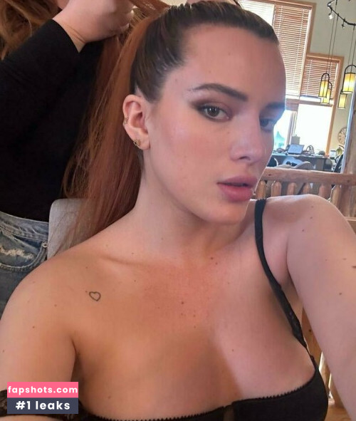 Bella Thorne gallery photo #2348