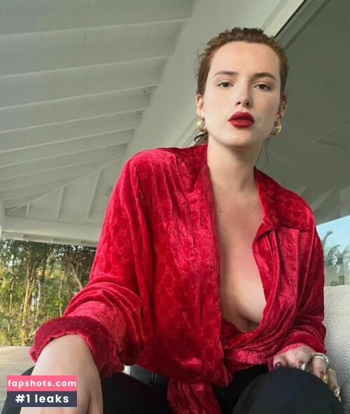 Bella Thorne gallery photo #2399