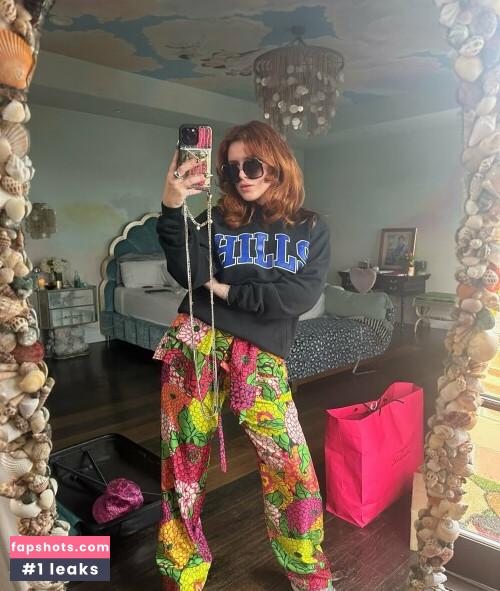 Bella Thorne gallery photo #2440