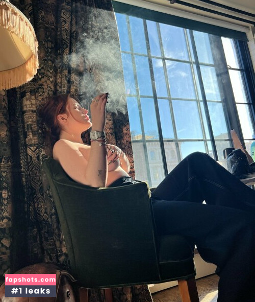 Bella Thorne gallery photo #2443