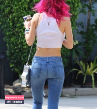 Bella Thorne gallery photo #2655