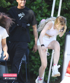 Bella Thorne gallery photo #2675