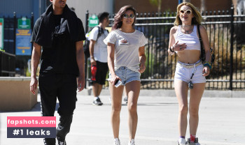 Bella Thorne gallery photo #2697