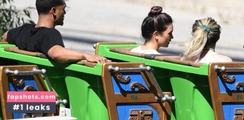 Bella Thorne gallery photo #2710