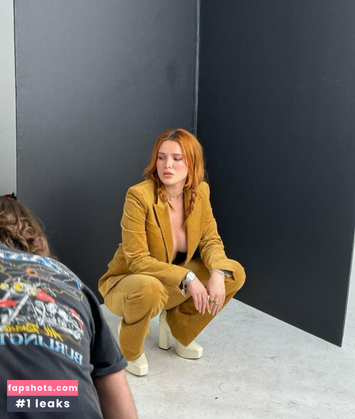 Bella Thorne gallery photo #2737