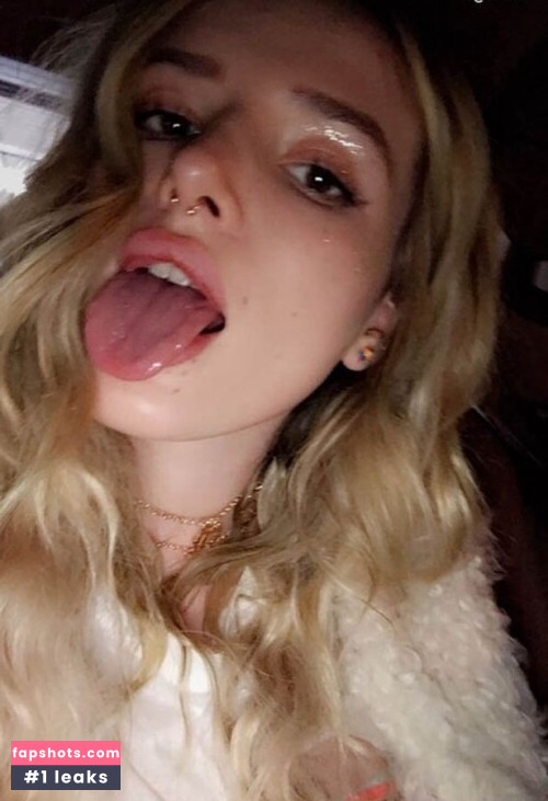 Bella Thorne gallery photo #2758