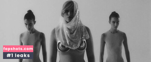 Bella Thorne gallery photo #2761