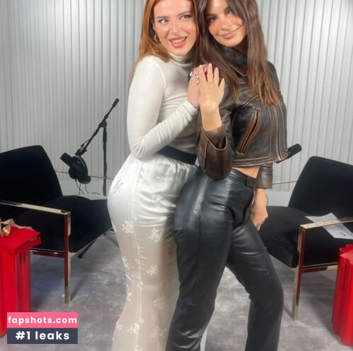 Bella Thorne gallery photo #2914