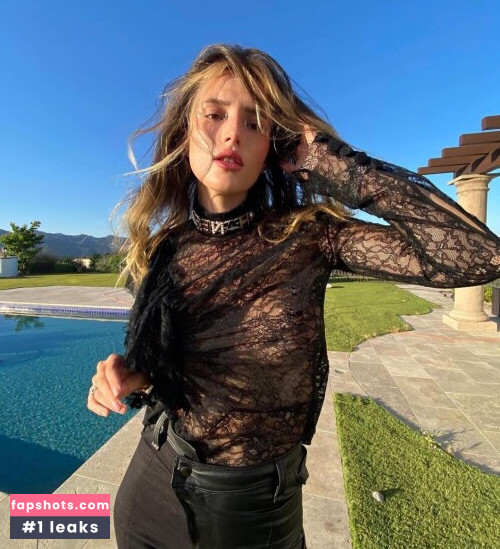 Bella Thorne gallery photo #2955