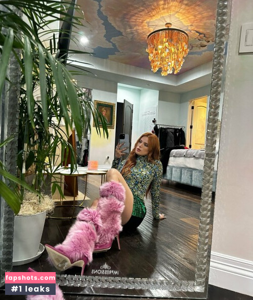 Bella Thorne gallery photo #2958