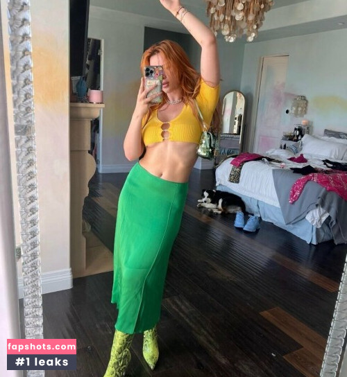 Bella Thorne gallery photo #2962