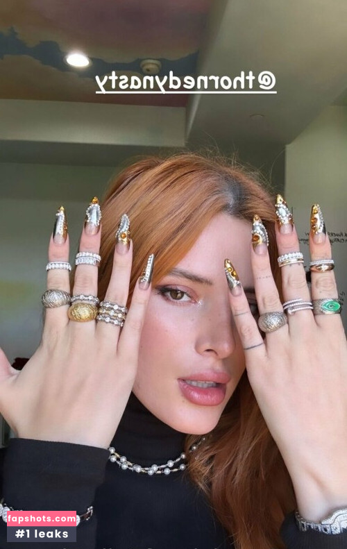Bella Thorne gallery photo #2969