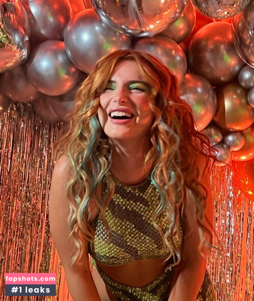 Bella Thorne gallery photo #2973