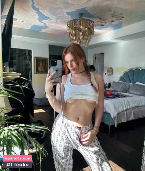Bella Thorne gallery photo #2974