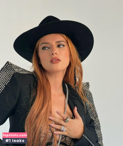 Bella Thorne gallery photo #3005