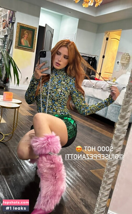 Bella Thorne gallery photo #3018