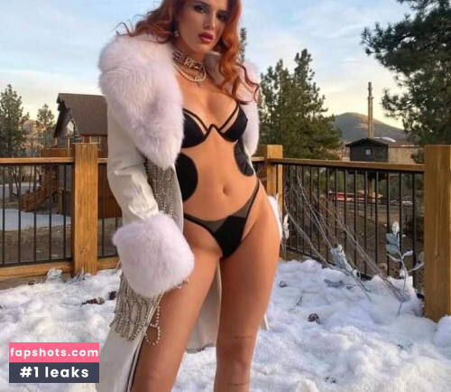 Bella Thorne gallery photo #3070