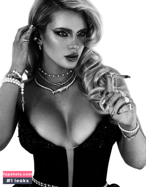 Bella Thorne gallery photo #3087