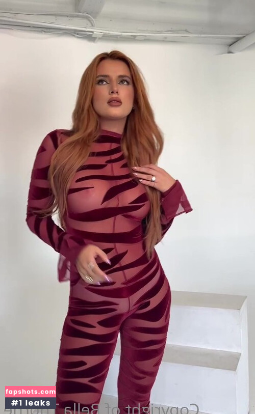 Bella Thorne gallery photo #3095