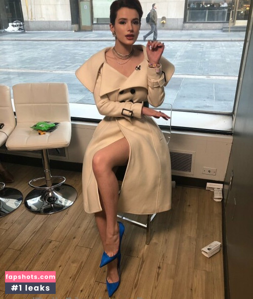 Bella Thorne gallery photo #3156