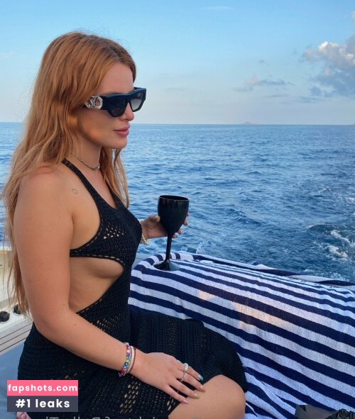 Bella Thorne gallery photo #3173