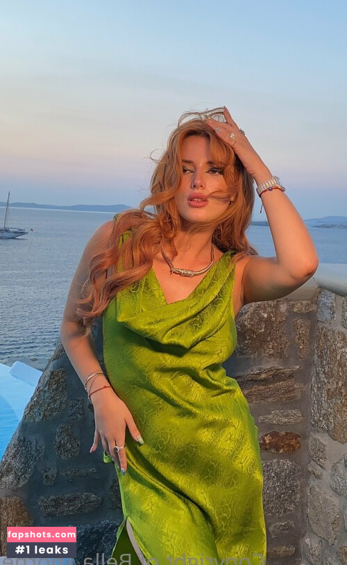 Bella Thorne gallery photo #3218