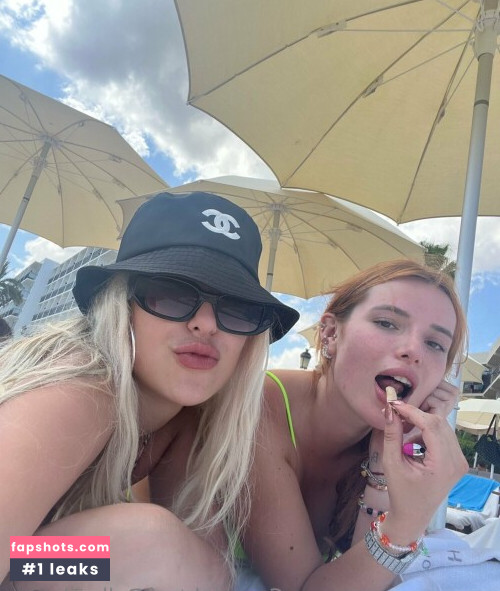 Bella Thorne gallery photo #3237