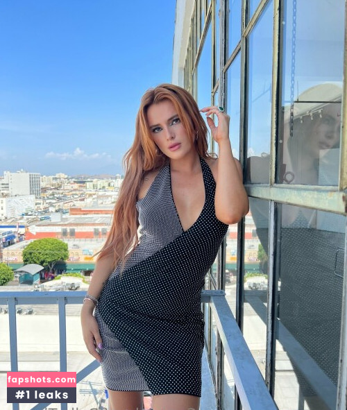 Bella Thorne gallery photo #3251