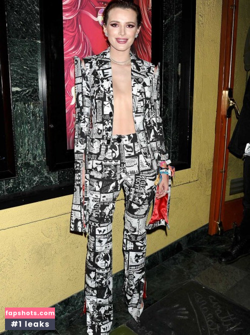 Bella Thorne gallery photo #3256