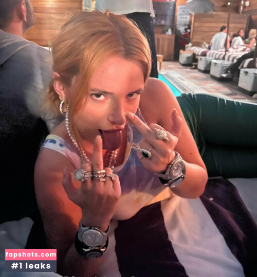 Bella Thorne gallery photo #3334