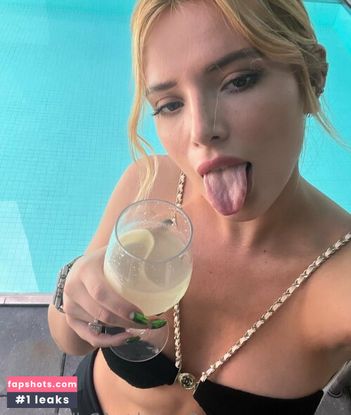Bella Thorne gallery photo #3335